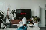 Netflix położy kres współdzielonym kontom? Są sprzeczne z regulaminem. Użytkownicy Netflixa w Polsce widzą wymowny komunikat