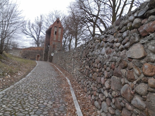 200 tys. zł zdobyła gmina Ośno Lubuskie na remont murów miejskich wraz z basztą Zwinger, polegający na zabezpieczeniu, wzmocnieniu i renowacji murą obronnego z basztą. Projekt zdobył 73,2 pkt. na 100 możliwych.