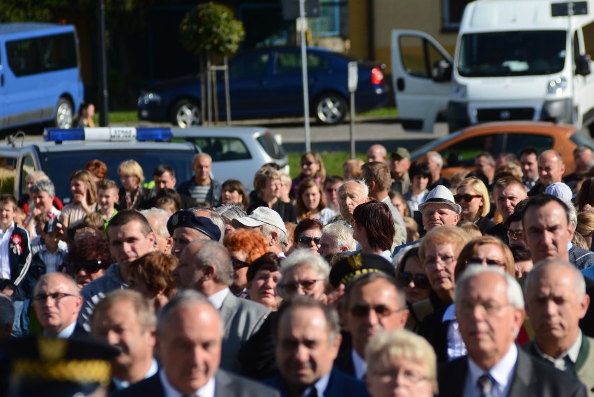 Odsłonięcie pomnika w Ożarowie