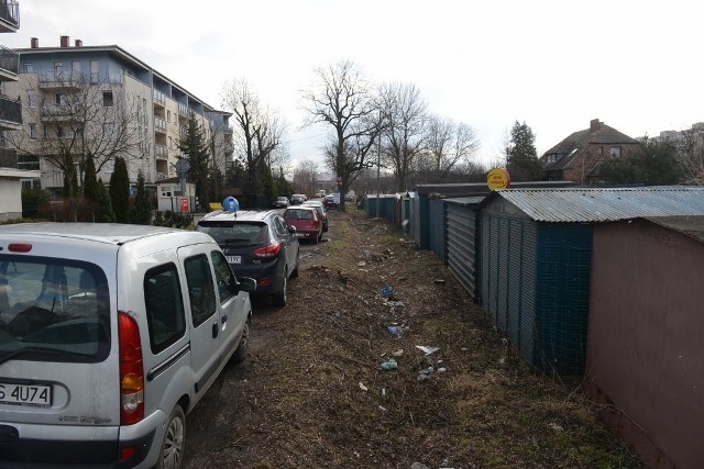 Mieszkańcy ul. Milczańskiej mają dwa tygodnie na opuszczenie garaży