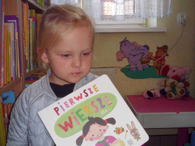 Książka „Pierwsze wiersze dla…” to pierwszy prezent dla małych czytelników w Polsce i w Pawłowie