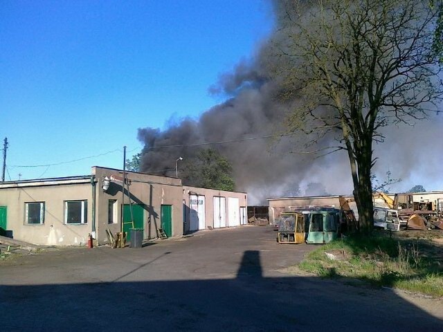 Pożar wybuchł w zakładzie produkcyjnym w Kostrzynie