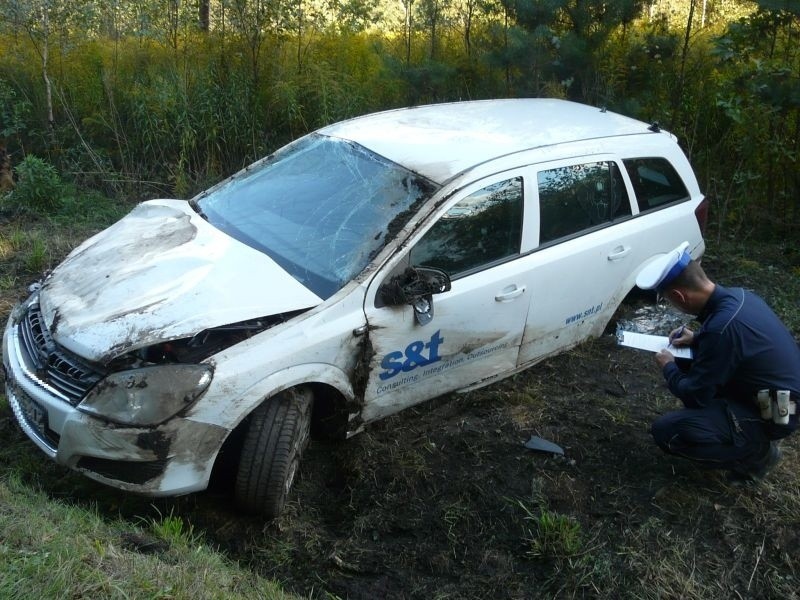 Wypadek w Budach Dłutowskich. Sprawca uciekł z miejsca wypadku