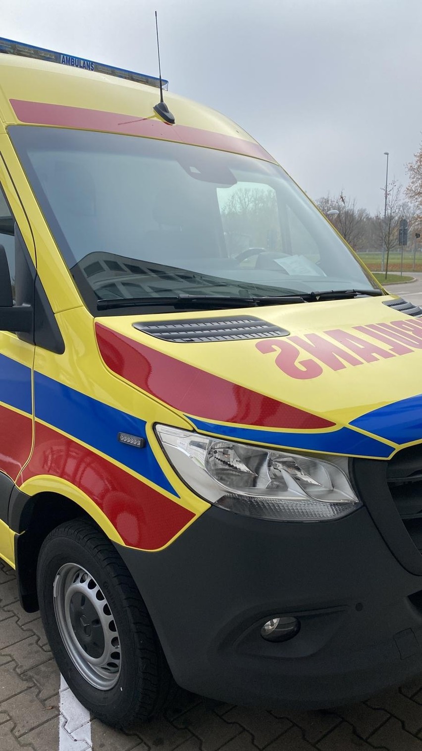 Nowy ambulans, który trafił na ul. Fieldorfa to karetka typu...