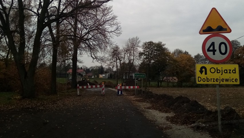 Trwa remont przepustu w Małszycach. Droga została zamknięta