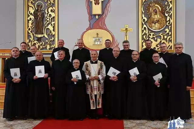 Biskup radomski Marek Solarczyk dokonał zmian personalnych wśród wikariuszy diecezji radomskiej. Zobacz na kolejnych slajdach>>>