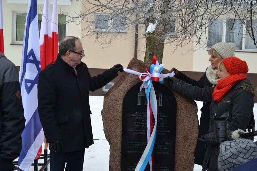 Odsłonięcie Kamienia Pamięci Żydów z Suwałk zamordowanych na wojnie (zdjęcia)