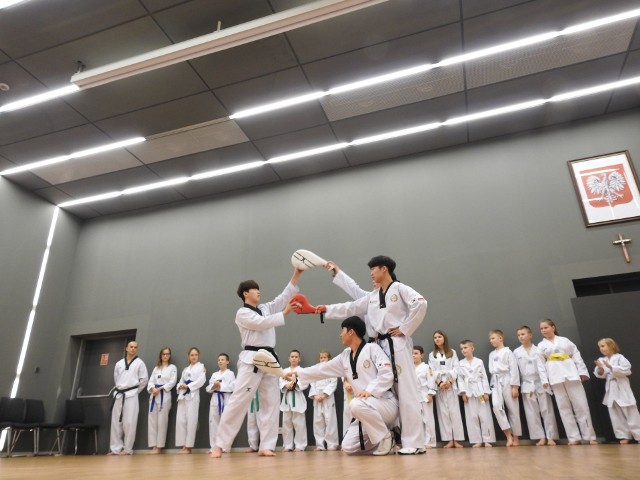 40-lecie taekwondo w Łomży i pokaz sztuk walki w wykonaniu studentów z Korei Południowej