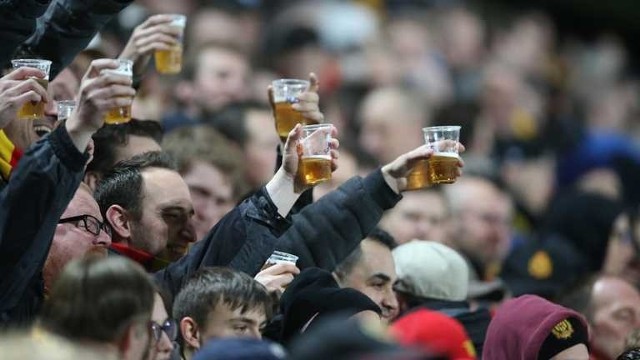 Piwa na stadionach w Katarze kibice nie będą mogli kupić