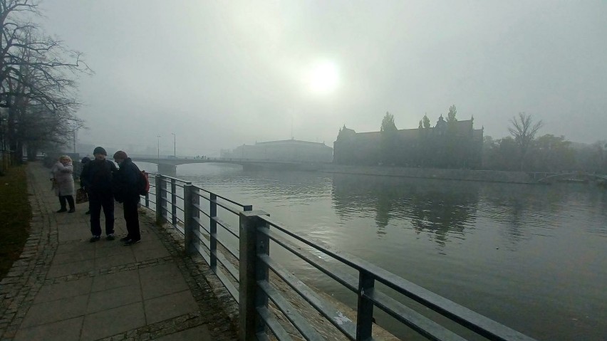 Stężenie smogu we Wrocławiu sześciokrotnie przekracza normę....