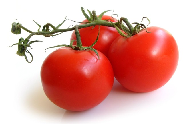 Pomidor jest bogaty w witaminę C, beta-karoten, likopen i minerały takie jak: magnez, fosfor, potas.
