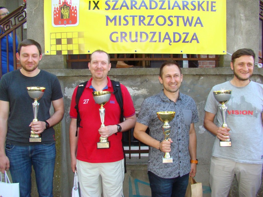 Zwycięzcy Szaradziarskich Mistrzostw Grudziądza (od lewej):...