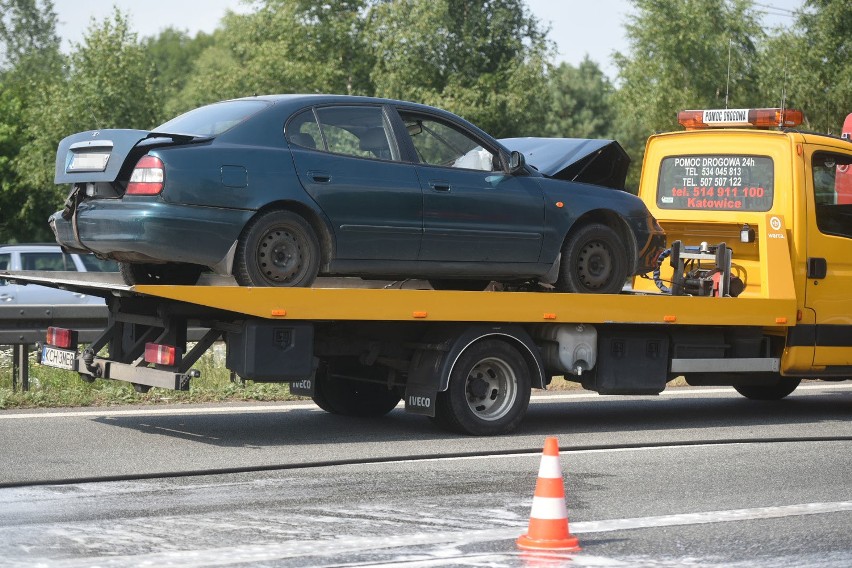 Kolizja na S86 spowodowała wielkie korki w Sosnowcu i...