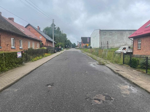 Aktualny stan odcinka drogi w Biesowicach przeznaczonego do modernizacji