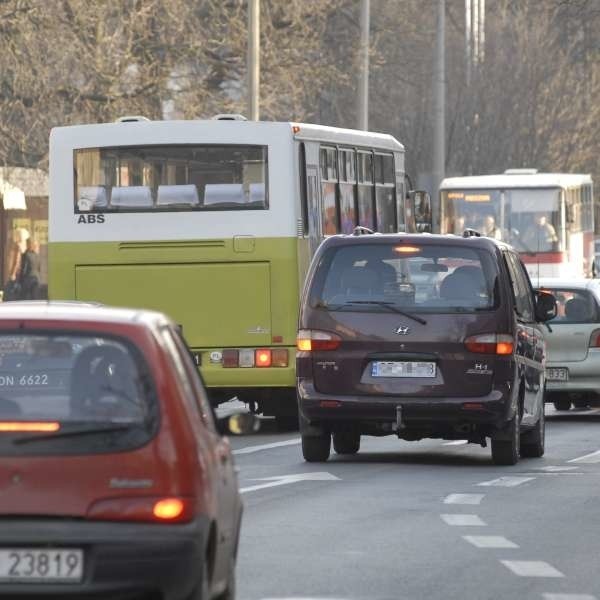 Ludzie są zadowoleni, bo na miejską obwodnicę czekają od wielu lat.  Dziś cały ruch idzie przez centrum Kłodnicy i Koźla.