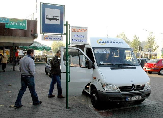 Busy firmy Ever-Trans wyruszają w trasy spod CH Kinga. Centrum handlowe chce, aby była tu także pętla autobusów dla pojazdów konkurenta Szczecińsko-Polickiego Przedsiębiorstwa Komunikacyjnego.