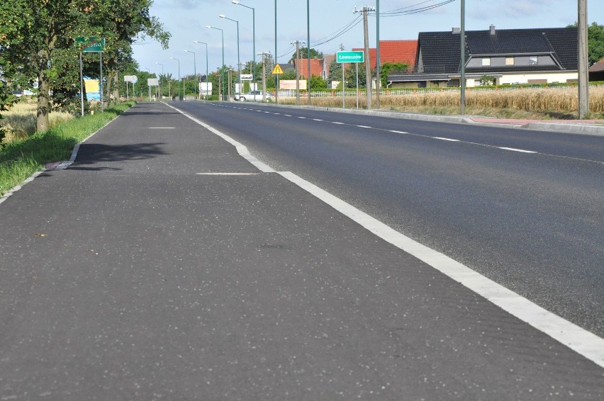 Wyremontowana droga wojewódzka nr 494 Olesno - Łowoszów.