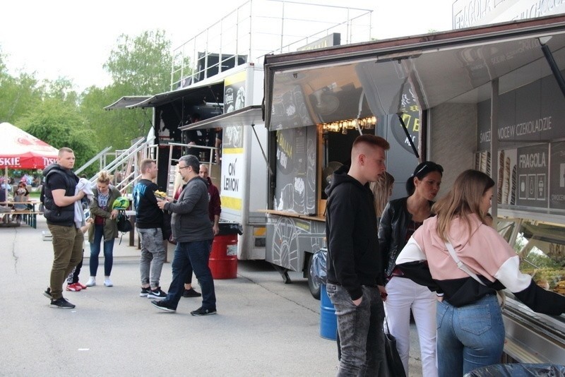 Do Sosnowca na zlot Food Trucków zawsze przyjeżdżają tłumy....