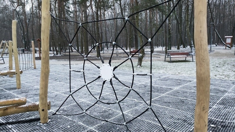 Tak prezentuje się po modernizacji Park Podlesie w Dąbrowie...