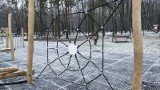 Całkiem nowy Park Podlesie i plac zabaw w Dąbrowie Górniczej zachęca do zabawy i wypoczynku