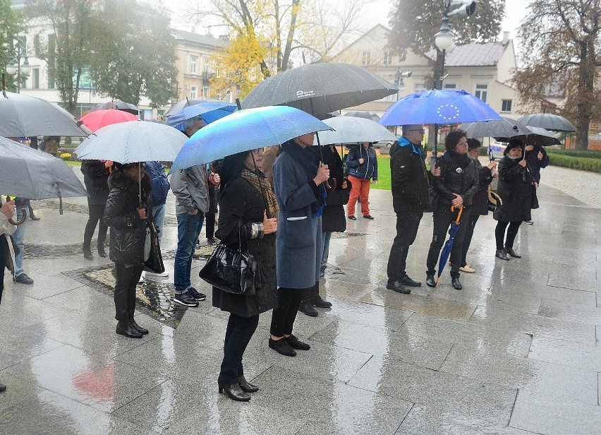 Protesty zwolenników i przeciwników zaostrzenia ustawy aborcyjnej w Radomiu