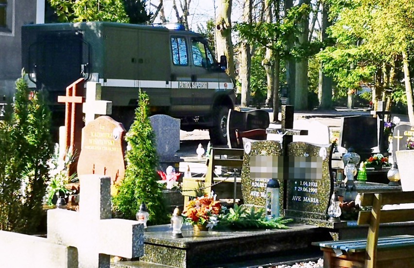 Na cmentarzu komunalnym w Świnoujściu w przygotowywanym...