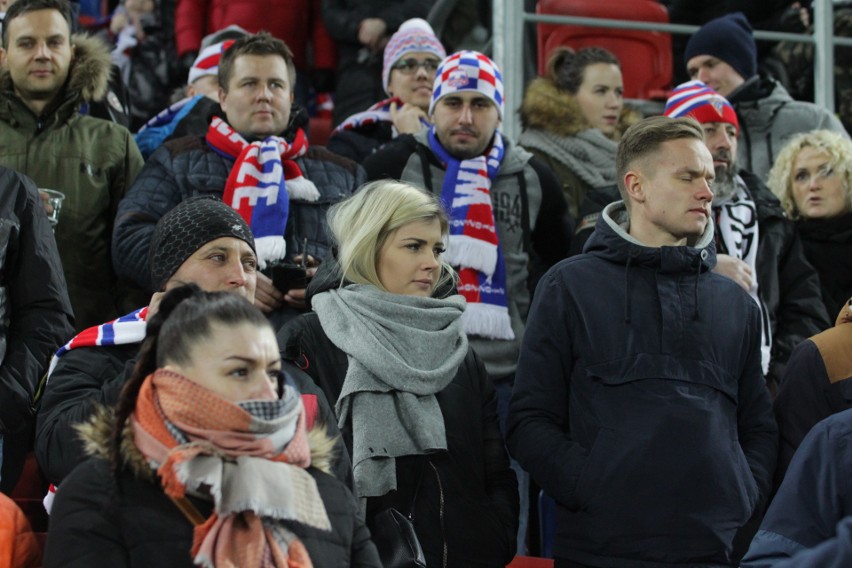 Górnik Zabrze - Wisła Kraków: mimo zimna, na trybunach był...