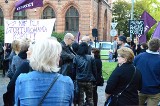 Czarny protest przed siedzibą PiS w Koszalinie [wideo, nowe zdjęcia]