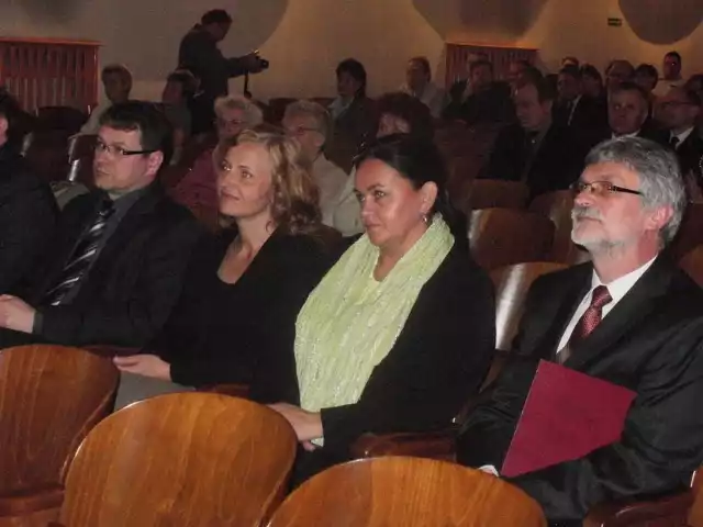 W uroczystej sesji uczestniczyli przedstawiciele gminy, powiatu i województwa.