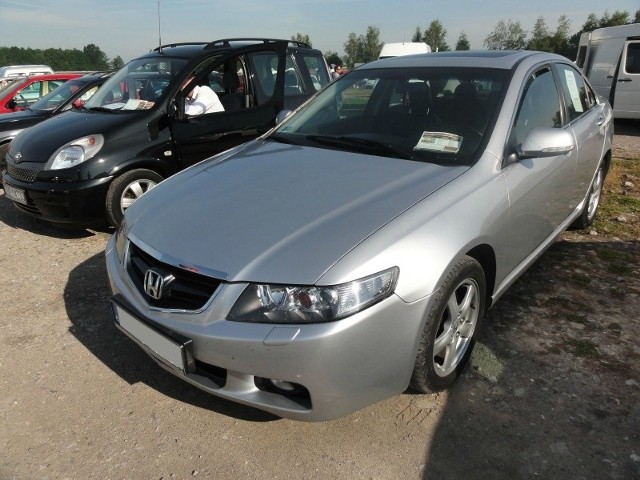 Honda Accord z 2005 roku - 27 200 zł.