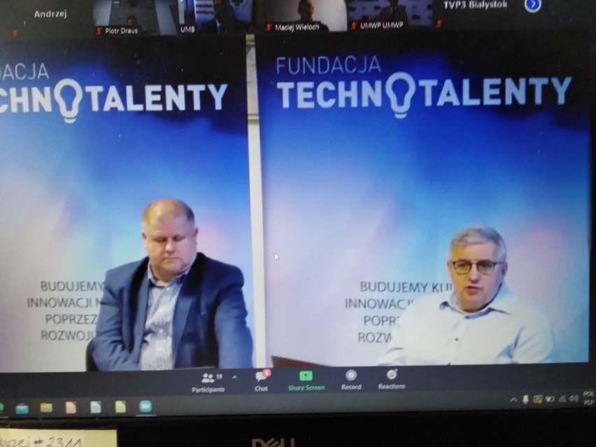 Adam Walicki, prezes Fundacji Technotalenty (z lewej) i...