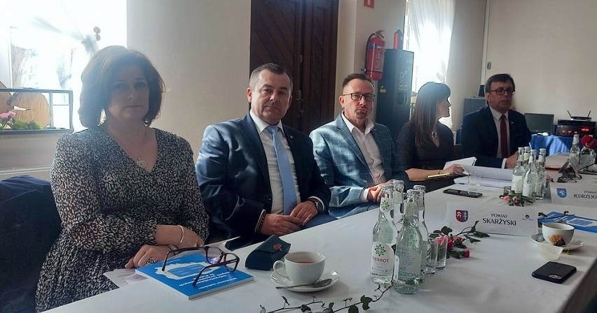 W Maleńcu starostowie świętokrzyskich powiatów debatowali o uchodźcach z Ukrainy i nie tylko