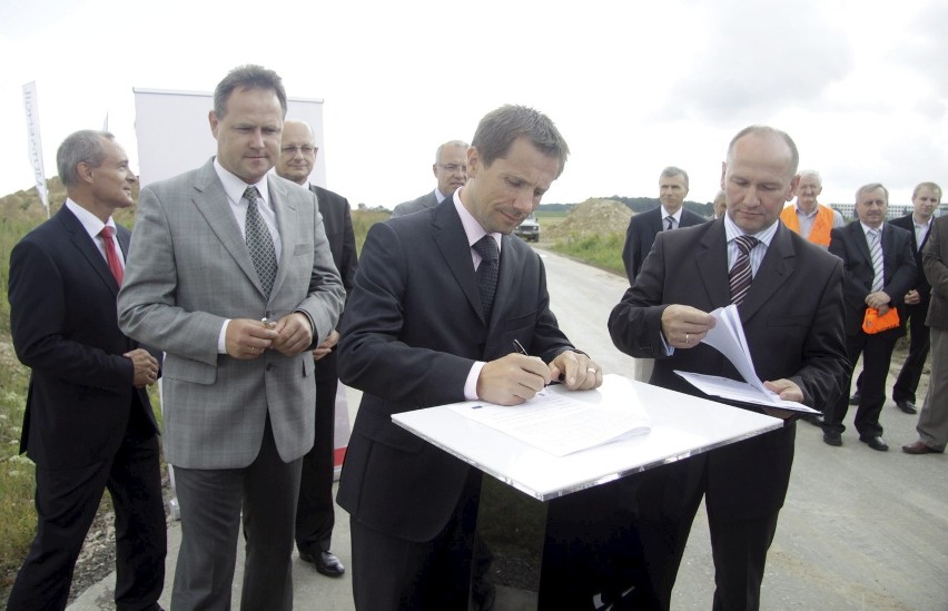 Lotnisko w Świdniku: Rusza budowa pasa startowego (ZDJĘCIA)