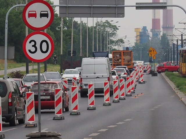 Pierwszego dnia po zamknięciu odcinka al. Włókniarzy tworzyły się korki.