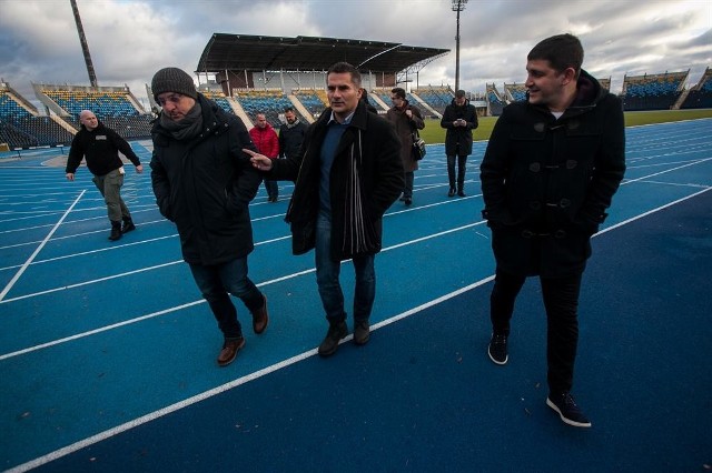 Delegacja piłkarskiej federacji serbskiej na obiekcie Zawiszy.