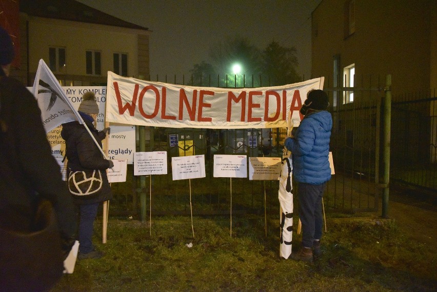 KOD i opozycja protestowali przed biurem PiS w Białymstoku