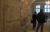 W Gdańsku odkryto freski z z XV wieku [wideo]