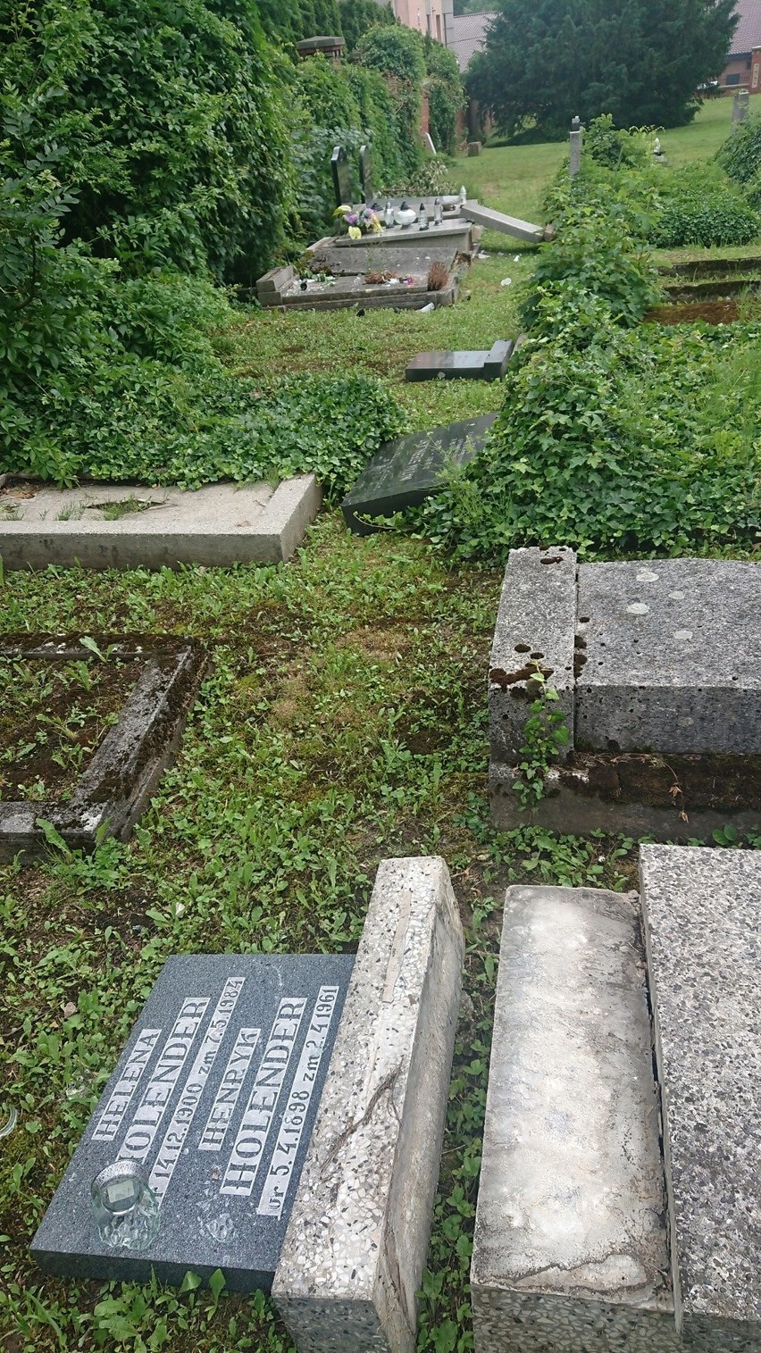 Na cmentarzu żydowskim zostało zniszczonych 67 nagrobków