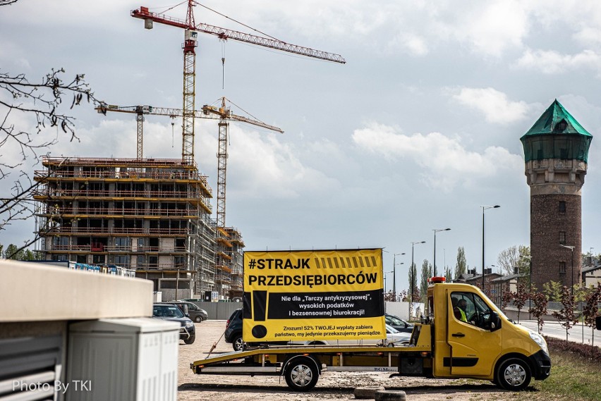 W centrum Katowic odbył się strajk przedsiębiorców. Policja...