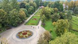 Rabka-Zdrój. Kolorowy jesienny krajobraz w Parku Zdrojowym. Uzdrowisko jesienią zachwyca