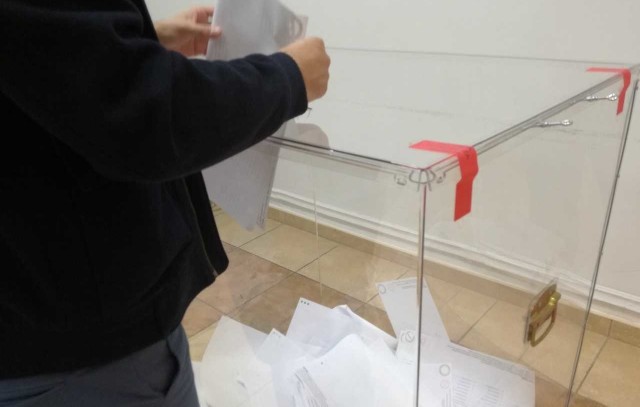 Trzy zgłoszenia złamania ciszy wyborczej w Bielsku-Białej otrzymali w niedzielę 21 października bielscy policjanci