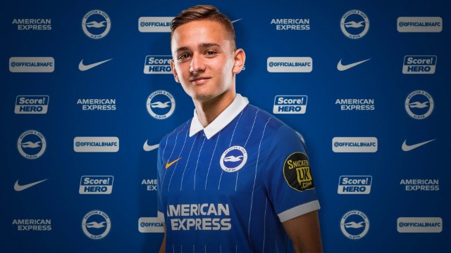 Brighton & Hove Albion skrócił wypożyczenie Michała Karbownika do Legii Warszawa