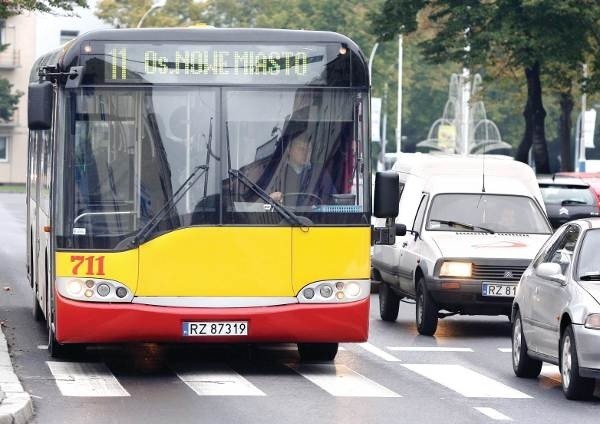 Ceny biletów miesięcznych imiennych w poszczególnych miastach: Rzeszów 120 zł, Kielce 104 zł, Kraków 94 zł za pierwszy miesiąc (za każdy kolejny 88 zł), Przemyśl 98 zł, Krosno 70 zł.