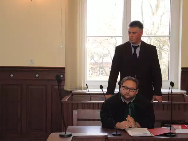 Janusz Schulz na ławie oskarżonych w bytowskim sądzie.