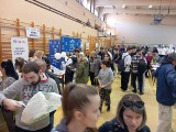 W Ostrowcu Świętokrzyskim zorganizowano Regionalne Targi Pracy. Ponad 40 wystawców i mnóstwo osób zainteresowanych