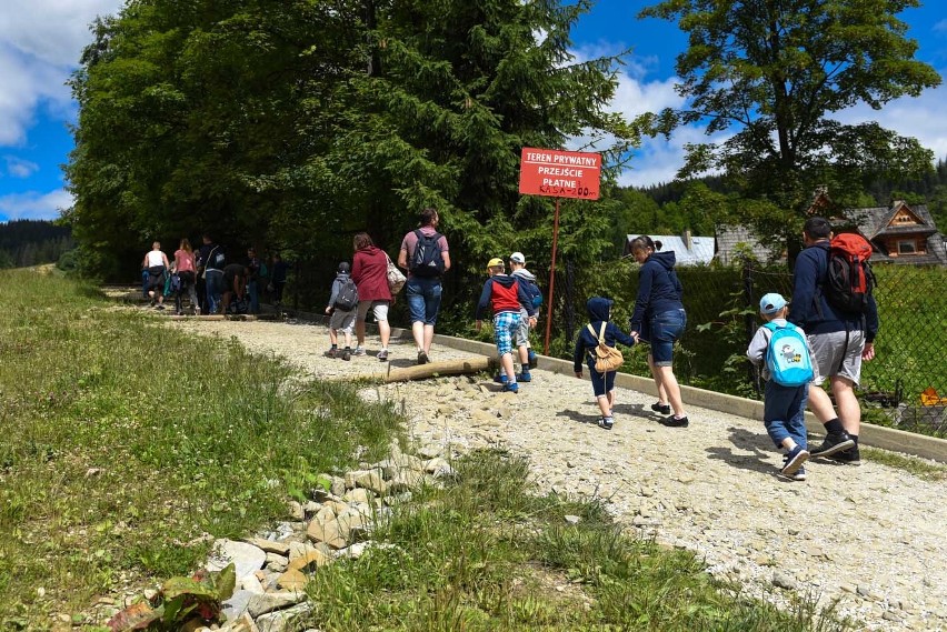 Zakopane: Turyści w szoku. Od teraz by wejść na Gubałówkę trzeba... kupić bilet!