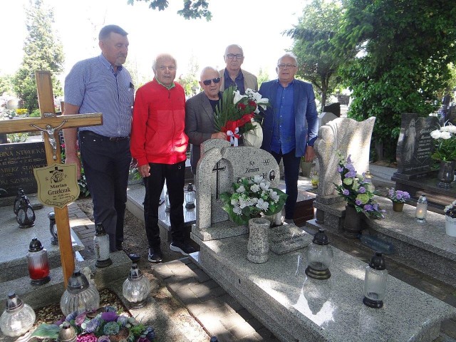 Organizatorzy Memoriału Zenona Baranowskiego złożyli też kwiaty na grobie olimpijczyka z Melbourne z 1956 r.