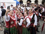 Grają i śpiewają na folkowo. Ostatni dzień Festiwalu Kapel Ludowych w Kazimierzu Dolnym. Zobacz zdjęcia 