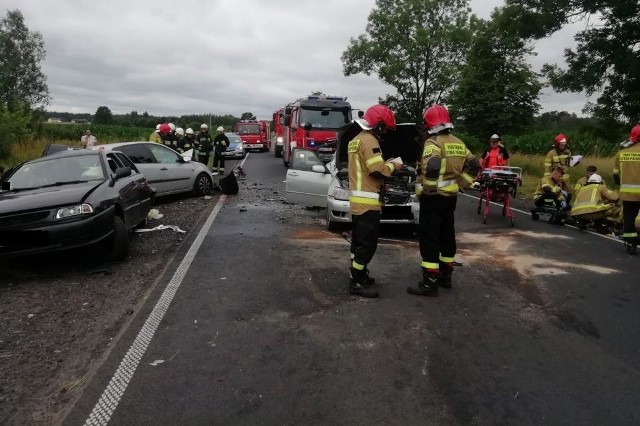 Śmiertelny wypadek na DK 74 koło Bełchatowa. Tragiczny wypadek we wsi Wielopole.