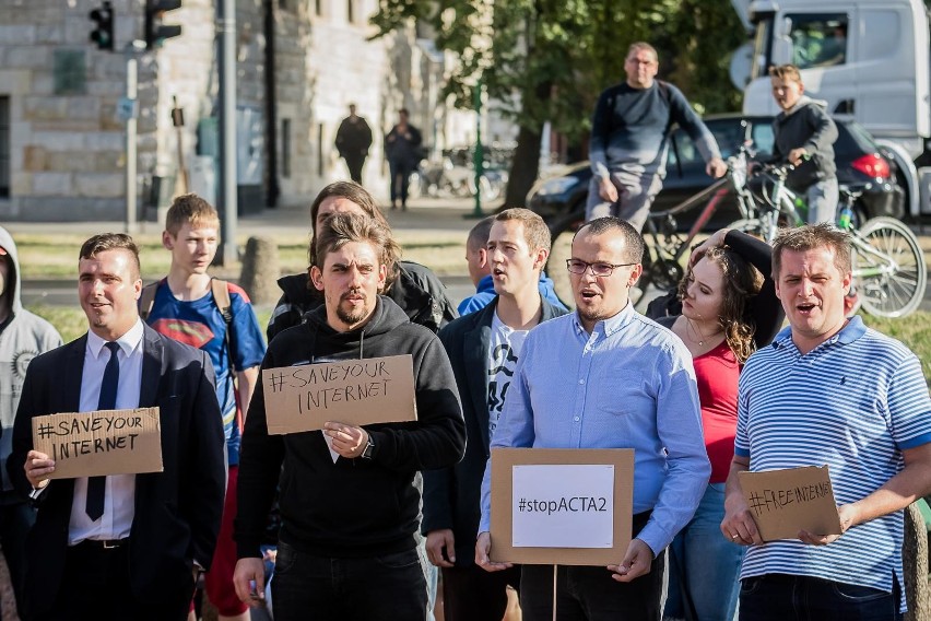 Największe zastrzeżenia internautów budzą dwa zapisy. Jeden...